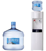 アルピナのウォーターサーバーと水ボトル